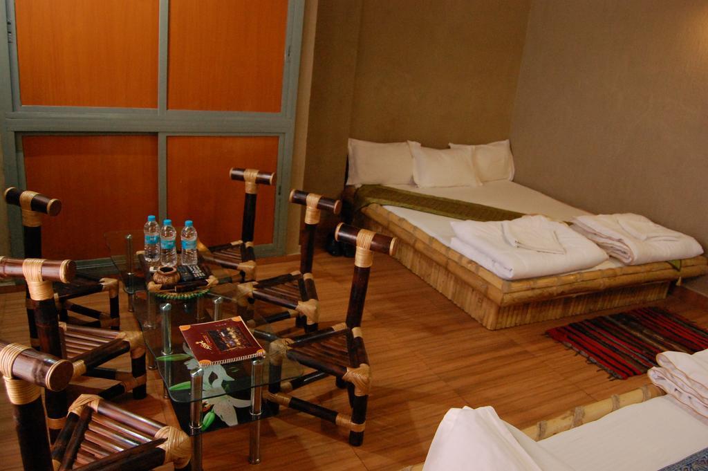 Shri Guest House Varanasi Phòng bức ảnh