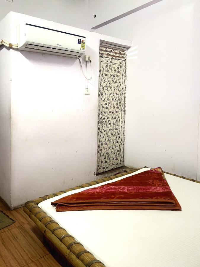 Shri Guest House Varanasi Ngoại thất bức ảnh