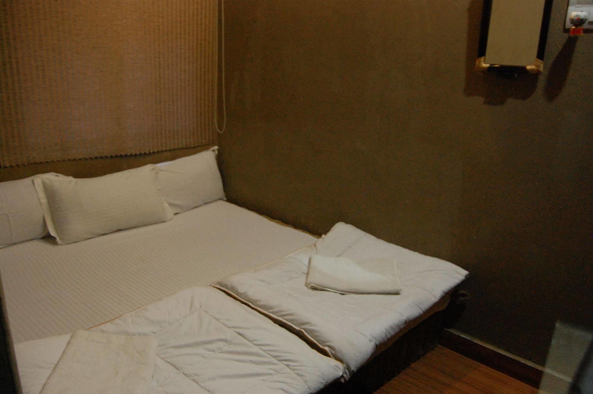 Shri Guest House Varanasi Ngoại thất bức ảnh